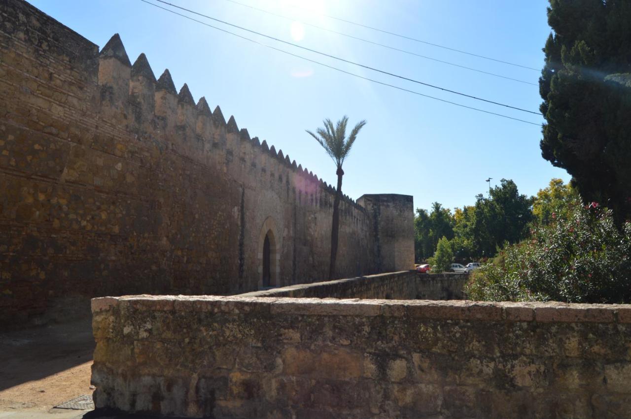 Puerta Sevilla Parking Gratis Cordoba Dış mekan fotoğraf